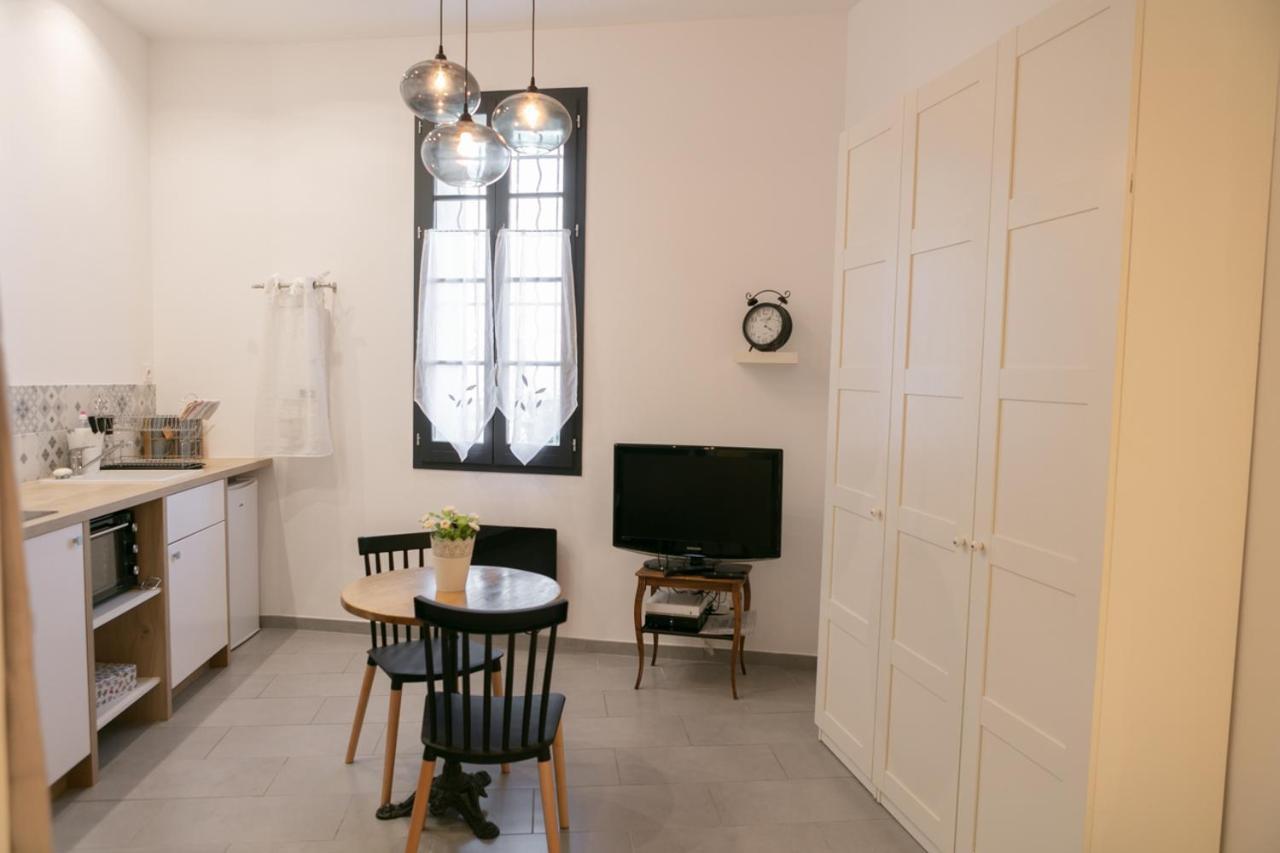 Studio Vaucluse Clovis L'Isle-sur-la-Sorgue Bagian luar foto